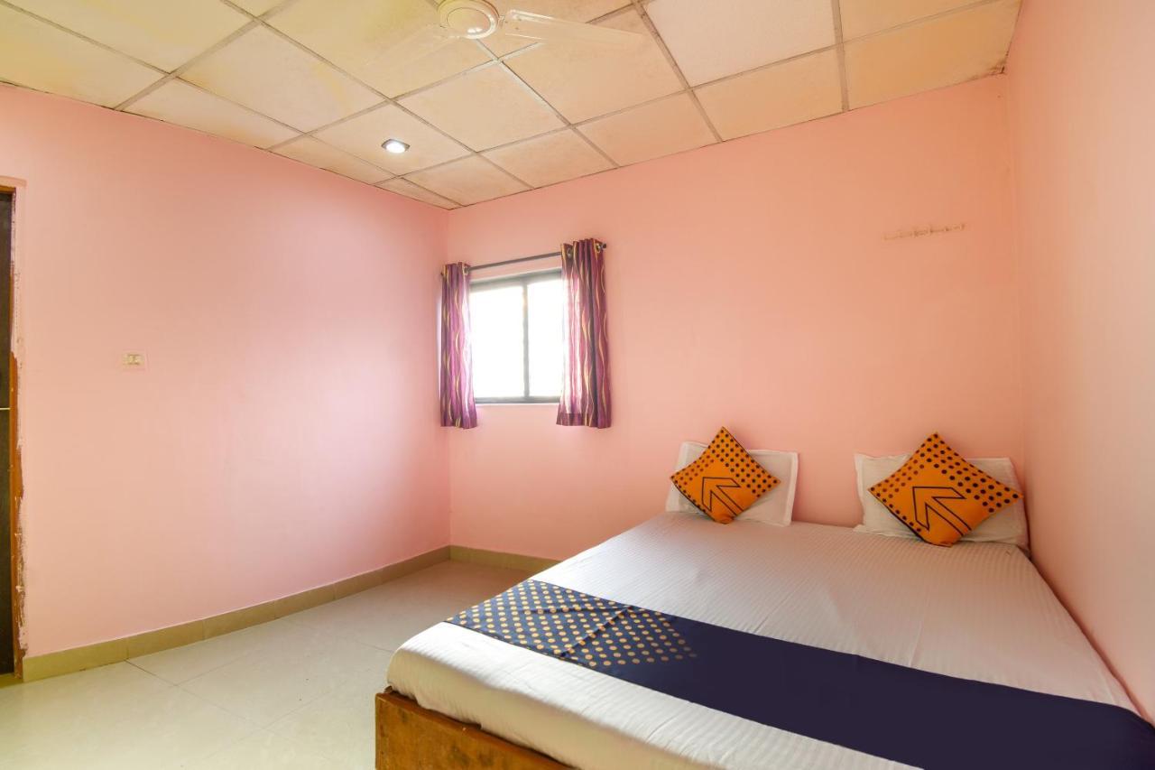 Spot On 65135 Hotel Suvarna Samrat Lodge Khamshet Экстерьер фото