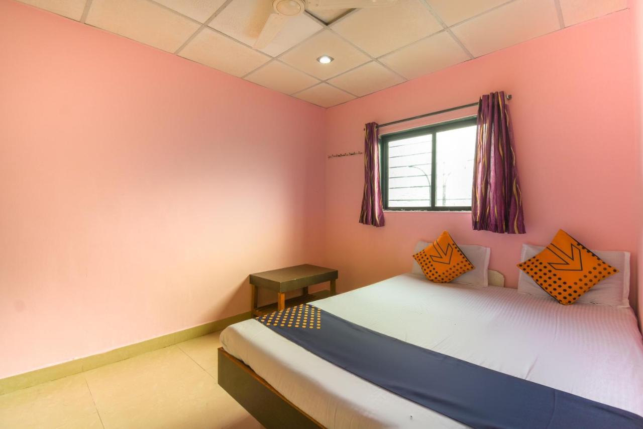 Spot On 65135 Hotel Suvarna Samrat Lodge Khamshet Экстерьер фото